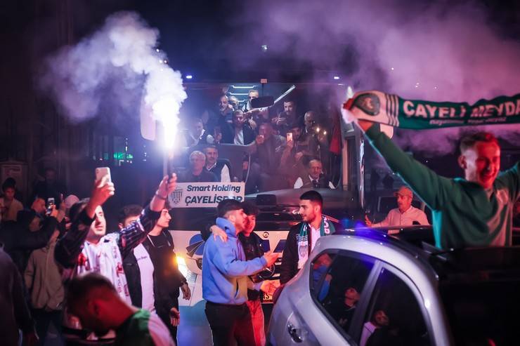 Çayelispor, şampiyon gibi Rize’de karşılandı 7