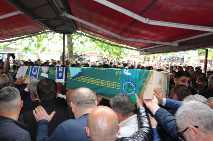 Kalp nakli sonrası hayatını kaybeden Esila Tüfekçi son yolculuğuna uğurlandı 10