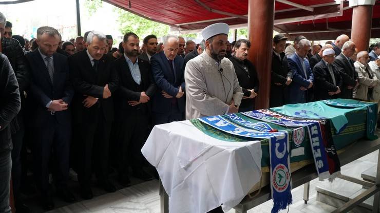 Kalp nakli sonrası hayatını kaybeden Esila Tüfekçi son yolculuğuna uğurlandı 22