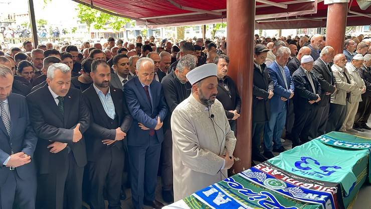 Kalp nakli sonrası hayatını kaybeden Esila Tüfekçi son yolculuğuna uğurlandı 8