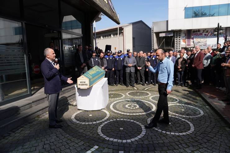Hayatını kaybeden Rize Belediyesi personeli Turgut Yıldırım'a son veda 6