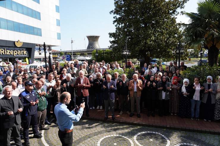 Hayatını kaybeden Rize Belediyesi personeli Turgut Yıldırım'a son veda 9
