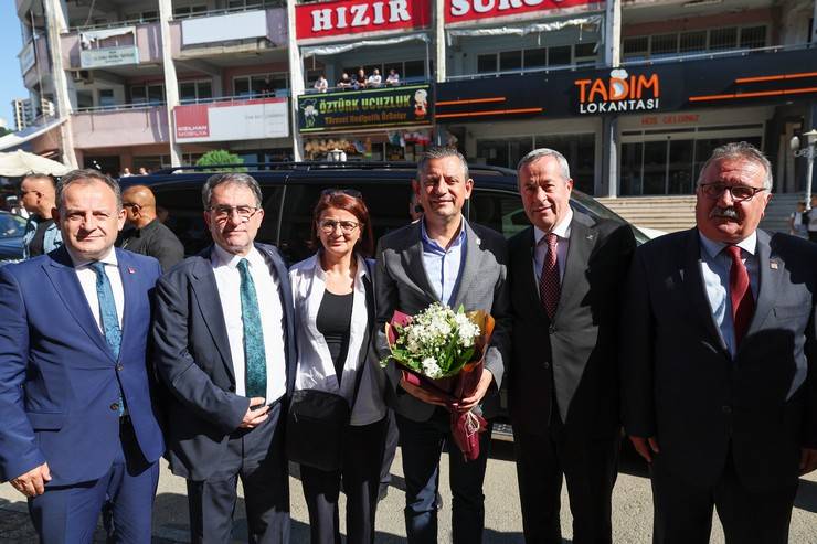 CHP Genel Başkanı Özgür Özel, Rize'de partisinin belediye başkanlıklarını ziyaret etti 43