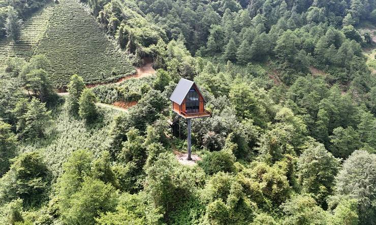 Rizeli kaportacı 12 metrelik demir direğin üzerine 70 metrekarelik ev yaptı 12