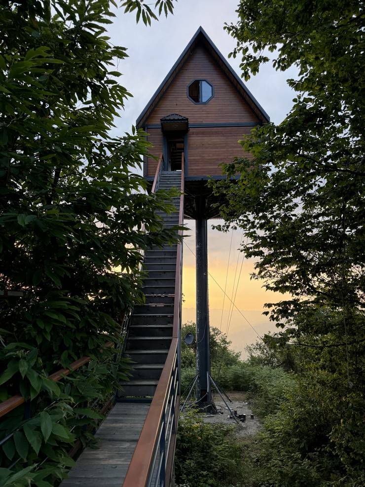 Rizeli kaportacı 12 metrelik demir direğin üzerine 70 metrekarelik ev yaptı 13