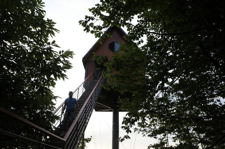 Rizeli kaportacı 12 metrelik demir direğin üzerine 70 metrekarelik ev yaptı 6