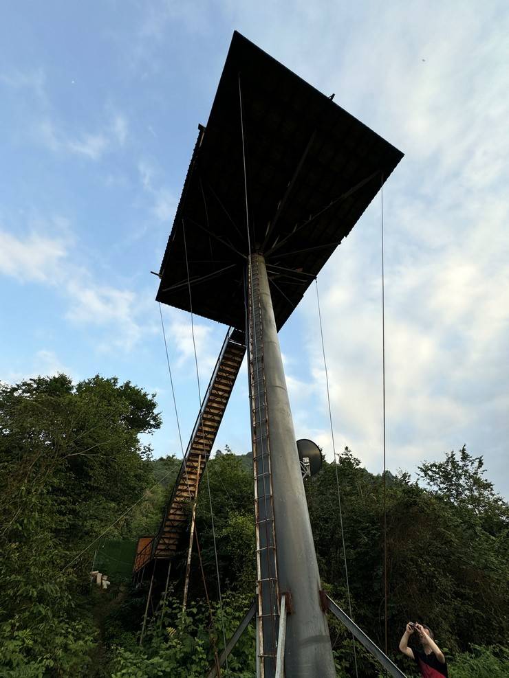Rizeli kaportacı 12 metrelik demir direğin üzerine 70 metrekarelik ev yaptı 7