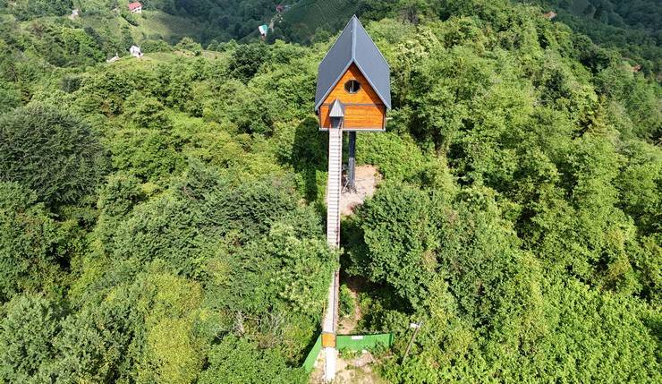 Rizeli kaportacı 12 metrelik demir direğin üzerine 70 metrekarelik ev yaptı 9