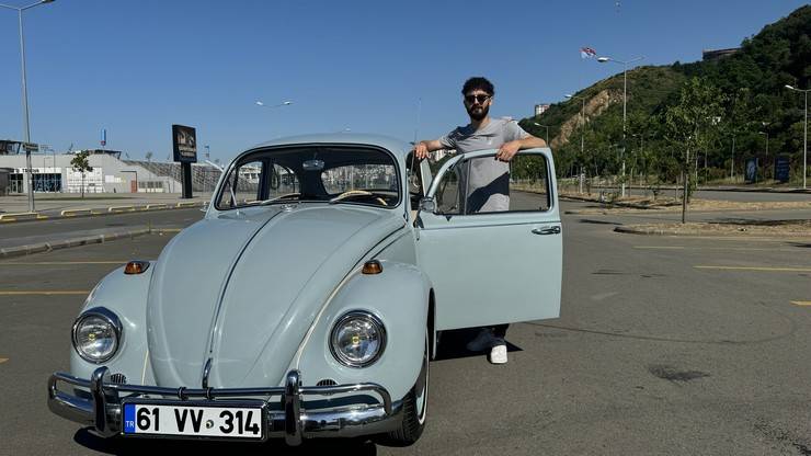 Telefonunu satıp ilk arabasını alan Trabzonlu genç nostaljik araba koleksiyoncusu oldu 1