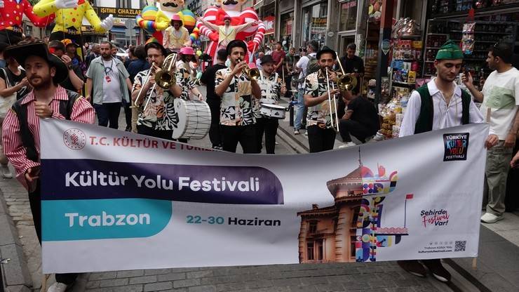 Trabzon’da ‘Kültür Yolu Festivali’ ‘horon’ ile başladı 1