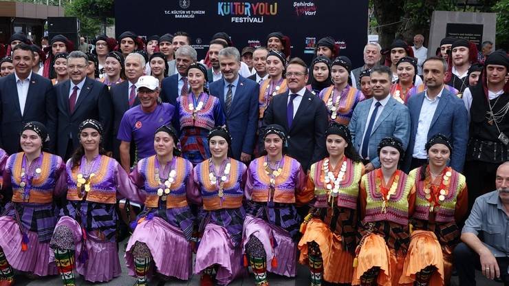 Trabzon’da ‘Kültür Yolu Festivali’ ‘horon’ ile başladı 18