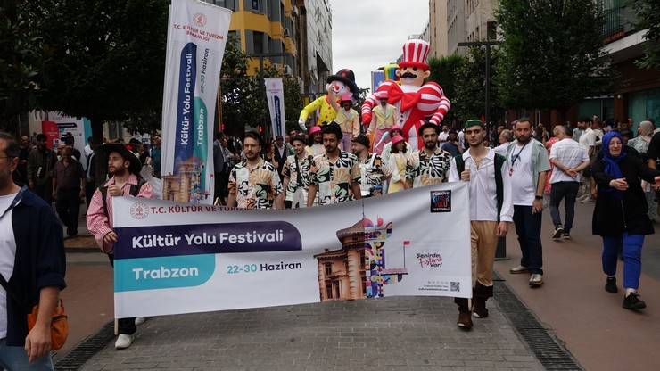 Trabzon’da ‘Kültür Yolu Festivali’ ‘horon’ ile başladı 4