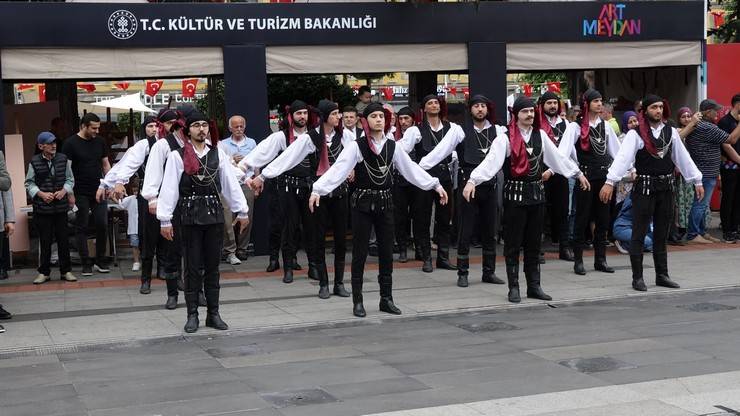 Trabzon’da ‘Kültür Yolu Festivali’ ‘horon’ ile başladı 6