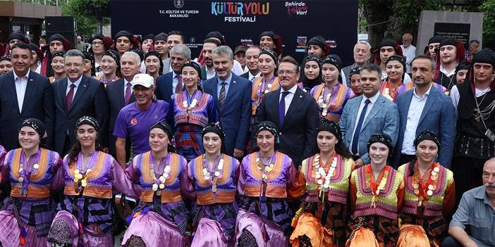 Trabzon’da ‘Kültür Yolu Festivali’ ‘horon’ ile başladı