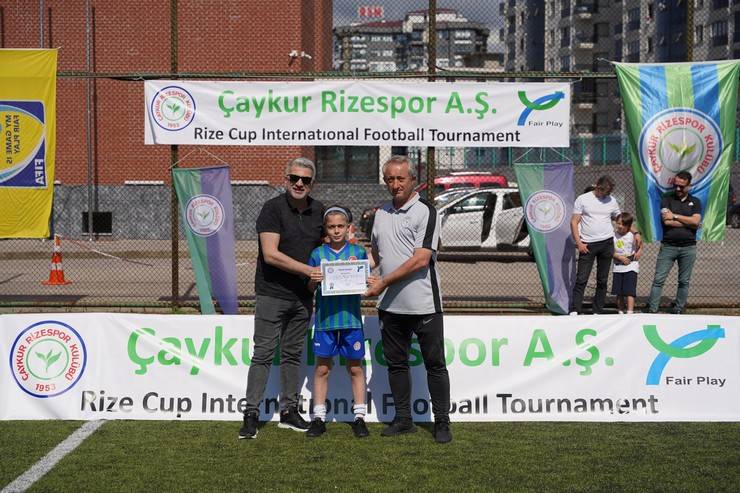 Çaykur Rizespor Esila Tüfekçi Futbol Okulları Turnuvası Tamamlandı! 10