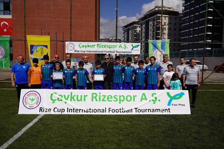 Çaykur Rizespor Esila Tüfekçi Futbol Okulları Turnuvası Tamamlandı! 16