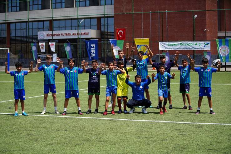 Çaykur Rizespor Esila Tüfekçi Futbol Okulları Turnuvası Tamamlandı! 8