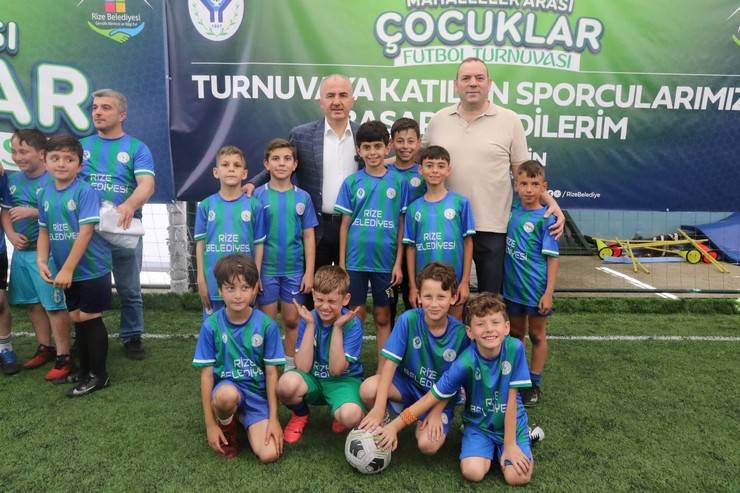 Rize'de Esila Tüfekçi Mahalleler Arası Çocuklar Futbol Turnuvası ve Şenliği başladı 19