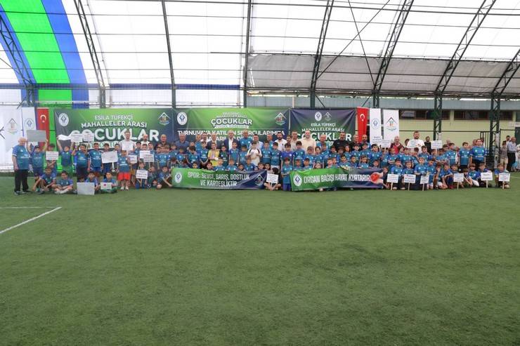 Rize'de Esila Tüfekçi Mahalleler Arası Çocuklar Futbol Turnuvası ve Şenliği başladı 6