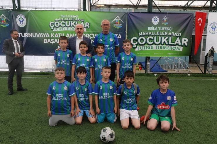 Rize'de Esila Tüfekçi Mahalleler Arası Çocuklar Futbol Turnuvası ve Şenliği başladı 8