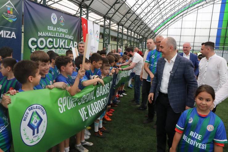 Rize'de Esila Tüfekçi Mahalleler Arası Çocuklar Futbol Turnuvası ve Şenliği başladı 9