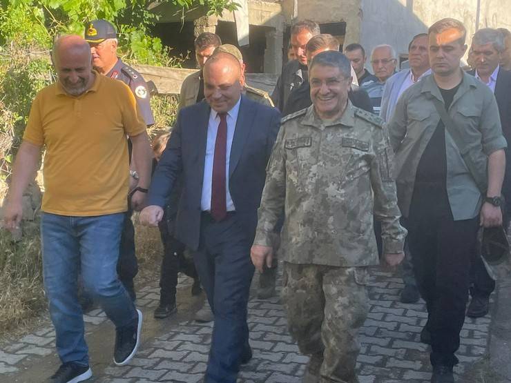 Kara Kuvvetleri Komutanı Orgeneral Selçuk Bayraktaroğlu Artvin’de 2