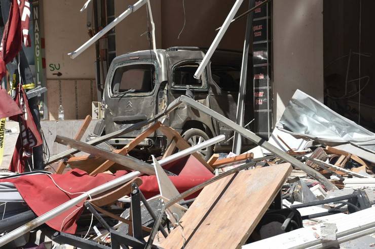 İzmir'de bir restoranda meydana gelen patlamada 4 kişi hayatını kaybetti 3