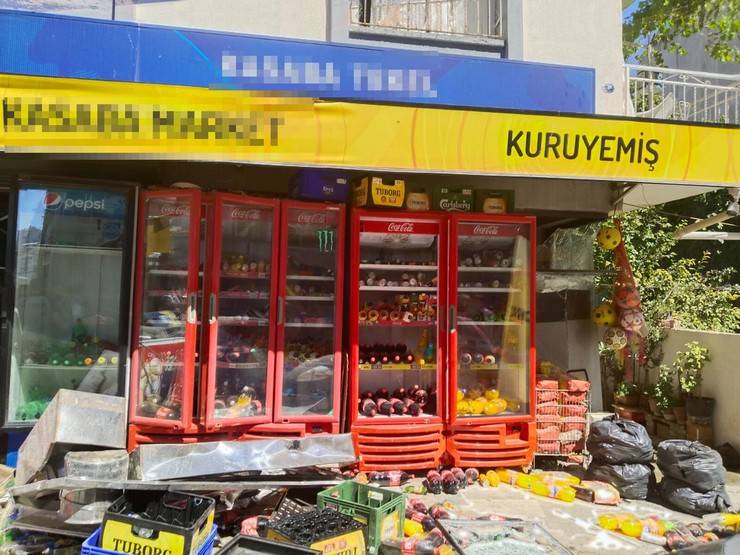 İzmir'de bir restoranda meydana gelen patlamada 4 kişi hayatını kaybetti 8