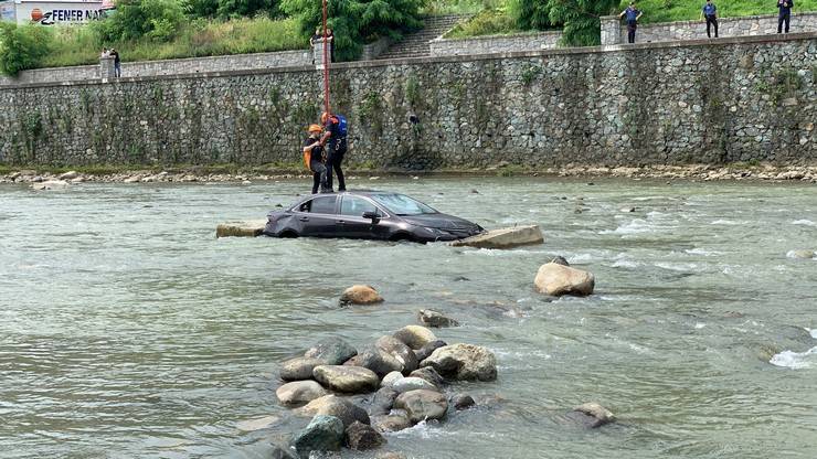 Rize'de 250 personelin katılımıyla sel ve heyelan tatbikatları gerçekleştirildi 14