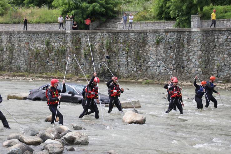 Rize'de 250 personelin katılımıyla sel ve heyelan tatbikatları gerçekleştirildi 5