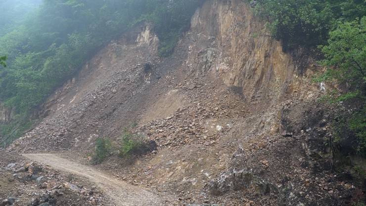 Yağmurun başkenti Rize'de afetlere 'sel kapanlı' önlem 3