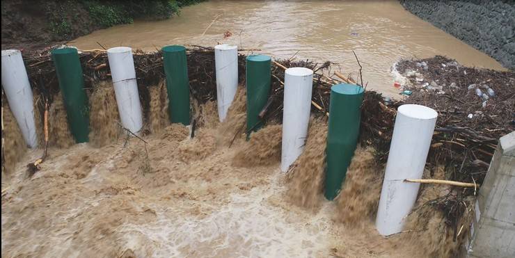 Yağmurun başkenti Rize'de afetlere 'sel kapanlı' önlem 6