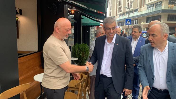 Sağlık Bakanı Prof. Dr. Kemal Memişoğlu, Rize'de esnaf ziyaretlerinde bulundu 13