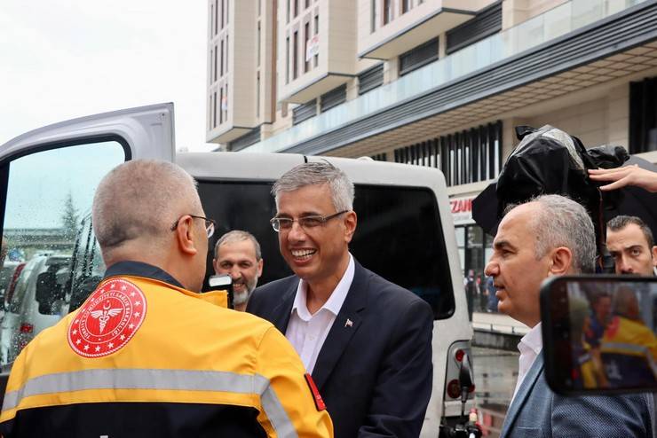 Sağlık Bakanı Prof. Dr. Kemal Memişoğlu, Rize'de esnaf ziyaretlerinde bulundu 19