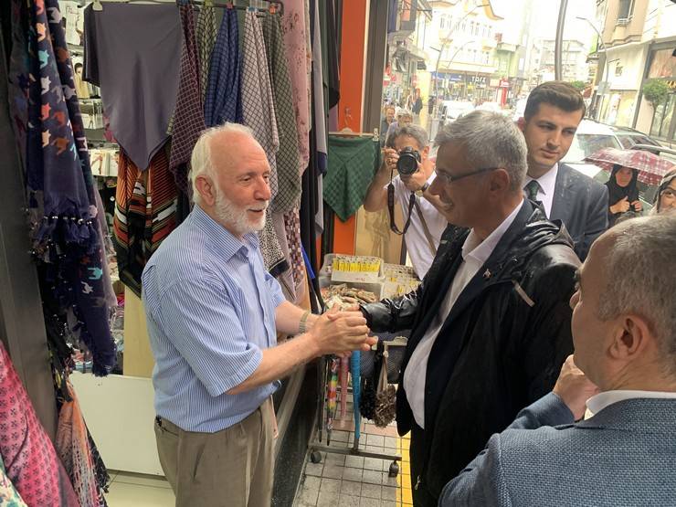 Sağlık Bakanı Prof. Dr. Kemal Memişoğlu, Rize'de esnaf ziyaretlerinde bulundu 2