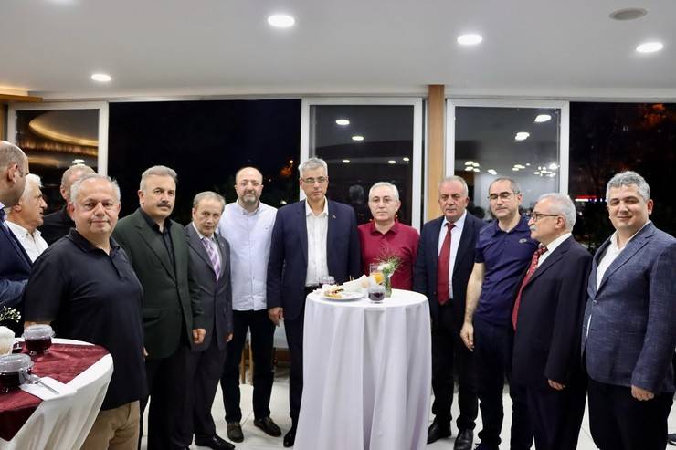 Bakan Memişoğlu memleketi Rize'de hemşehrileriyle buluştu 26