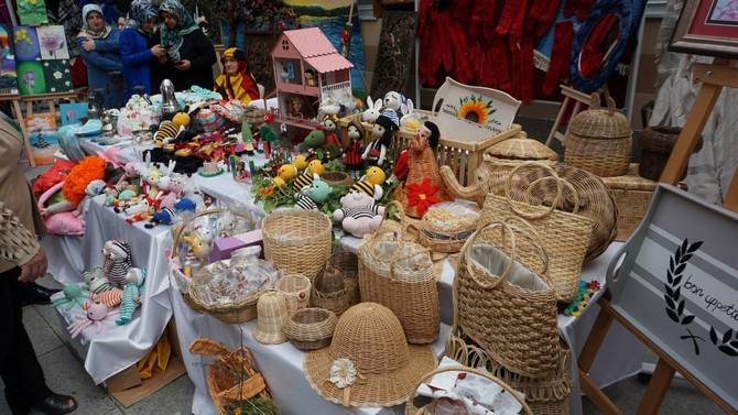 Rize’de Halk Eğitim Merkezlerinin Yıl Sonu Sergisinin Açılışı Gerçekleştirildi 15