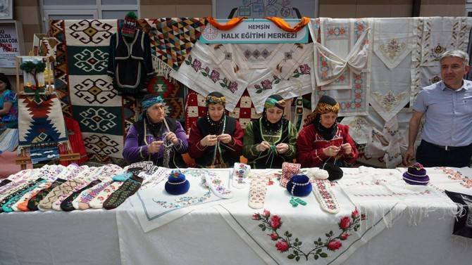 Rize’de Halk Eğitim Merkezlerinin Yıl Sonu Sergisinin Açılışı Gerçekleştirildi 17