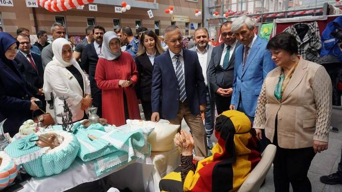 Rize’de Halk Eğitim Merkezlerinin Yıl Sonu Sergisinin Açılışı Gerçekleştirildi 18