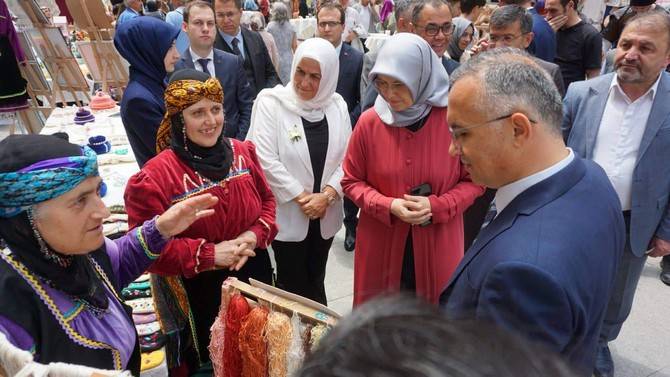 Rize’de Halk Eğitim Merkezlerinin Yıl Sonu Sergisinin Açılışı Gerçekleştirildi 21