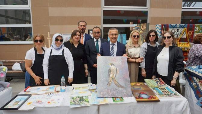 Rize’de Halk Eğitim Merkezlerinin Yıl Sonu Sergisinin Açılışı Gerçekleştirildi 42