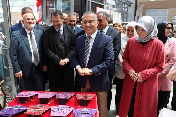 Rize’de Halk Eğitim Merkezlerinin Yıl Sonu Sergisinin Açılışı Gerçekleştirildi 49