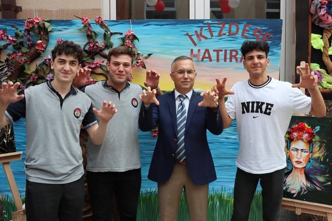 Rize’de Halk Eğitim Merkezlerinin Yıl Sonu Sergisinin Açılışı Gerçekleştirildi 56