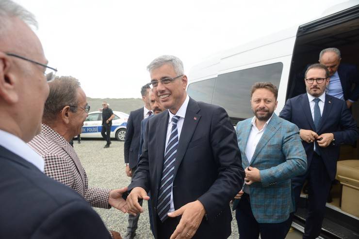 Sağlık Bakanı Kemal Memişoğlu, Rize Şehir Hastanesinin şantiyesinde incelemede bulundu 12