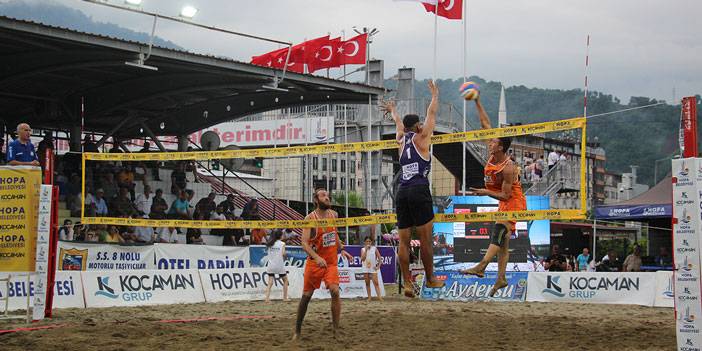 Artvin'de 25. Yıl Hopa Plaj Voleybolu Uluslararası Özel Turnuvası düzenlendi