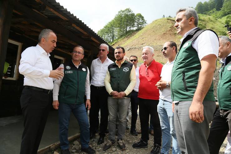 Başkan Metin, Çağrankaya sel kapanı gölet projesi saha çalışmalarını yerinde inceledi 8