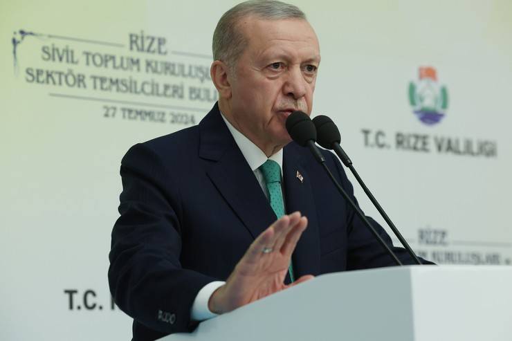 Cumhurbaşkanı Erdoğan, Rize'de Sivil Toplum Kuruluşları ve Sektör Temsilcileri Buluşması'na katıl 3