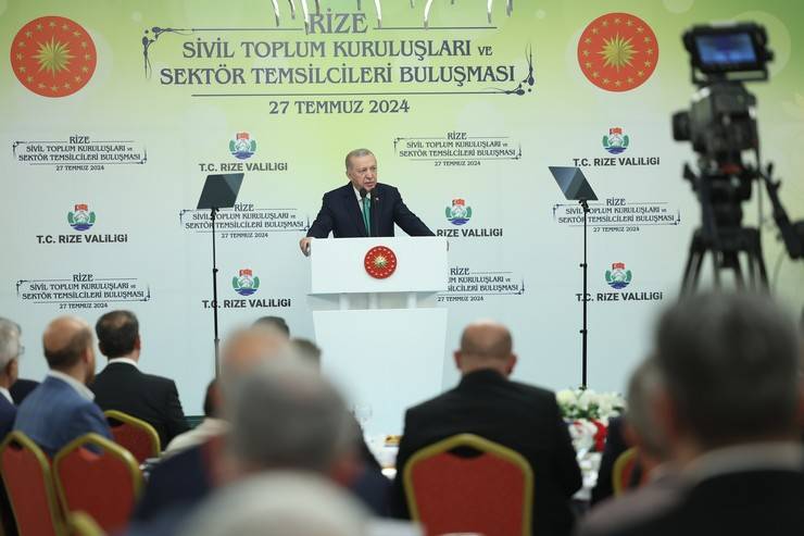 Cumhurbaşkanı Erdoğan, Rize'de Sivil Toplum Kuruluşları ve Sektör Temsilcileri Buluşması'na katıl 6