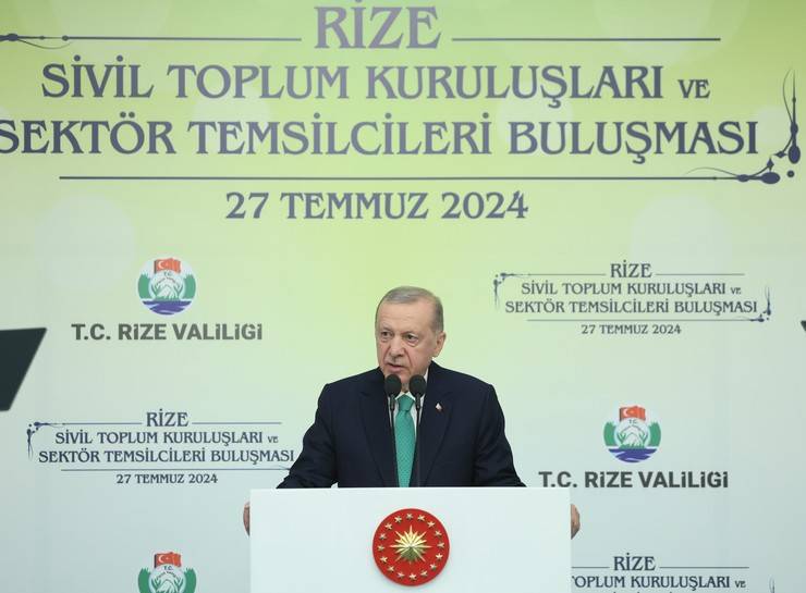 Cumhurbaşkanı Erdoğan, Rize'de Sivil Toplum Kuruluşları ve Sektör Temsilcileri Buluşması'na katıl 9