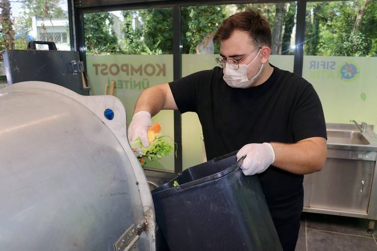 Karadeniz Teknik Üniversitesinde organik atıklardan yılda 6,5 ton gübre üretilecek 7